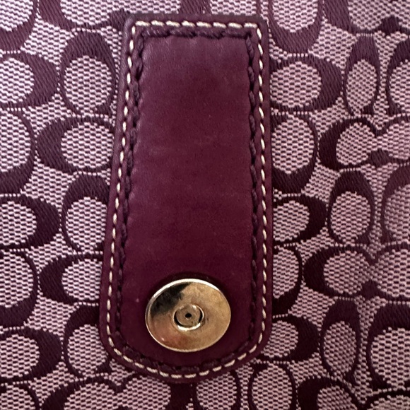 Coach Signature Messenger Bag Purple Crossbody - Picture 12 of 16
